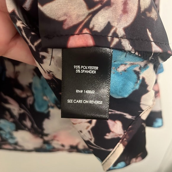 TORRID Madison Long Sleeve Floral Satin Black Button Up Shirt size 1 (14-16) - Picture 11 of 11